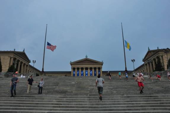Subindo correndo a escadaria do Rocky, no Museu de Belas Artes de Philadelphia, em Pennsylvania, nos Estados Unidos